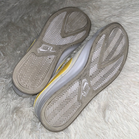 Nike shoes - Picture 6 of 6